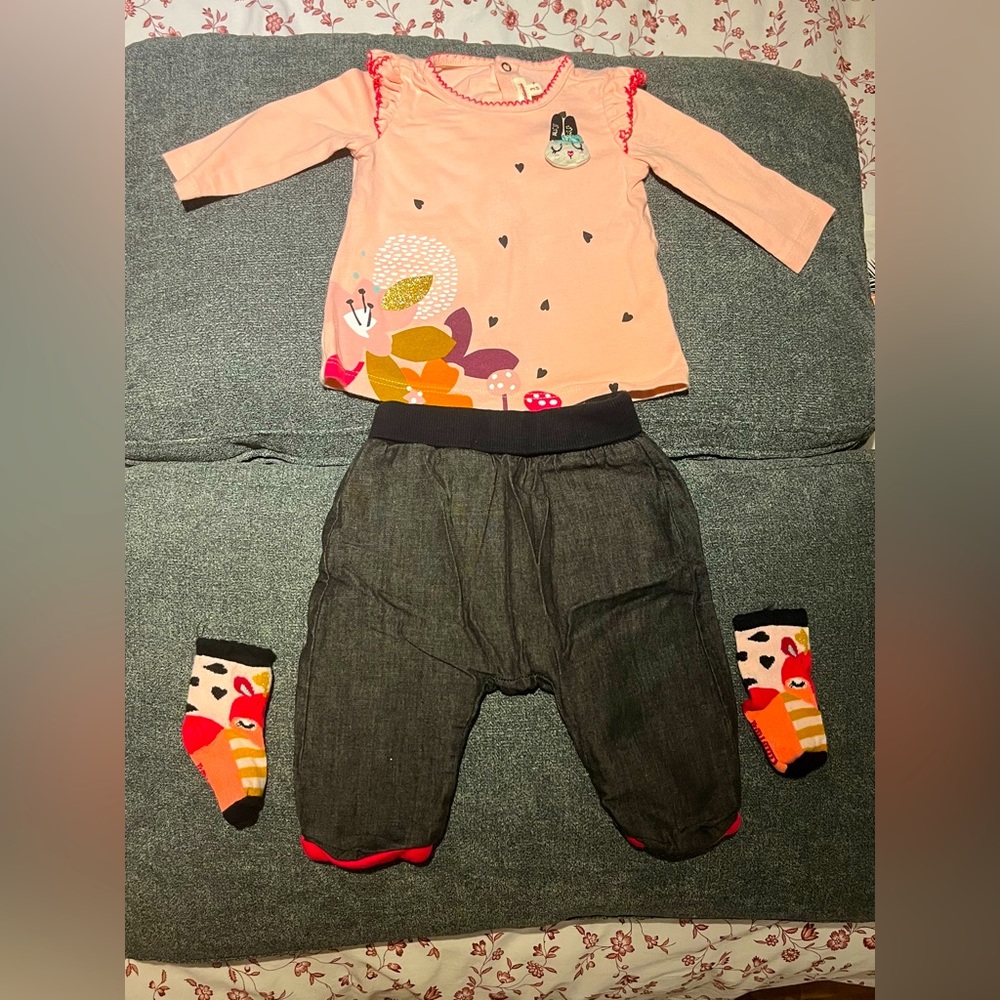 CATIMINI super cute total outfit with matching socks